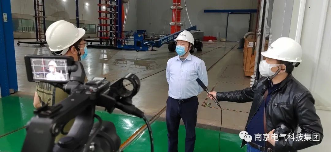 南京电视台和南京日报记者到彩名堂集中采访_彩名堂